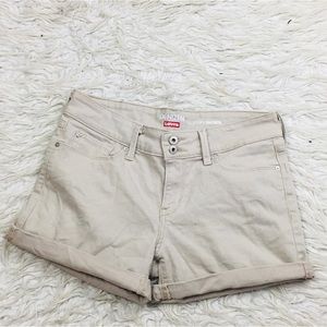 Denizen From Levi’s Cream Modern Shorts Size 6